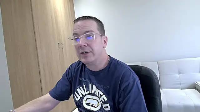 Snapshot of BrettJ81 chatting on December 20, 2024, 2:37 pm BrettJ81 online show from December 20, 2024, 2:37 pm