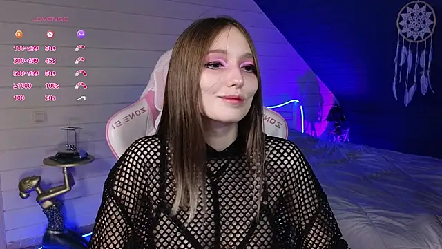 Snapshot of Evie_Ro chatting on July 26, 2026, 10:49 pm Evie Ro online show from July 26, 2026, 10:49 pm