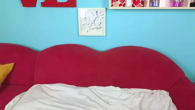 Snapshot of BrianaJoy chatting on January 6, 2026, 6:28 am BrianaJoy online show from January 6, 2026, 6:28 am