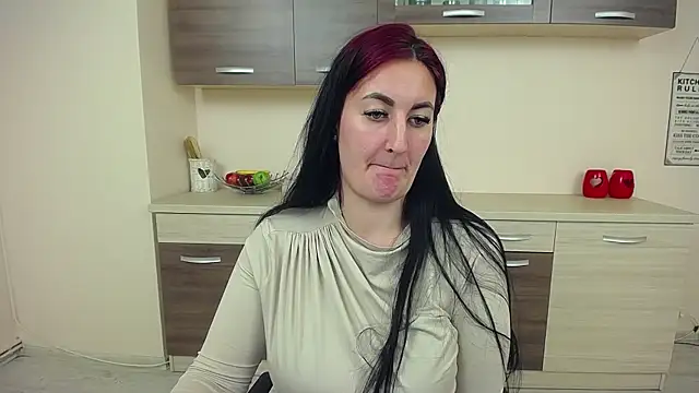 Snapshot of BrianaJoy chatting on March 14, 2025, 9:21 pm BrianaJoy online show from March 14, 2025, 9:21 pm