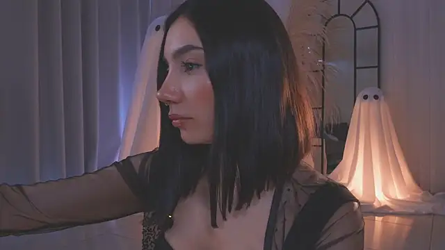 AmyArmstrong online show from October 27, 2025, 7:59 pm