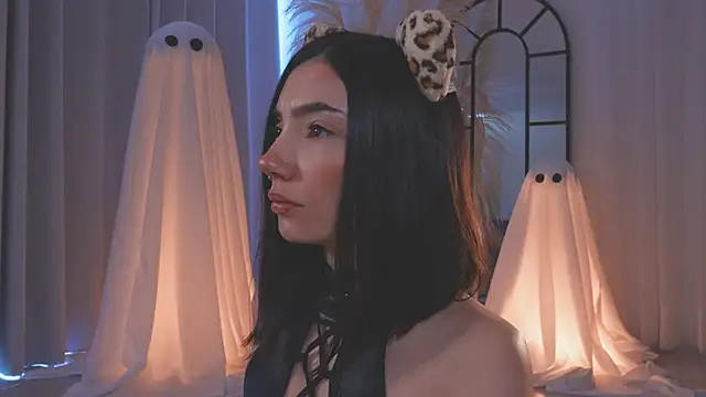 AmyArmstrong online show from October 22, 2025, 3:00 pm