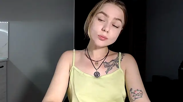 Snapshot of Sunbeam_ chatting on June 2, 2026, 9:04 pm Sunbeam online show from June 2, 2026, 9:04 pm