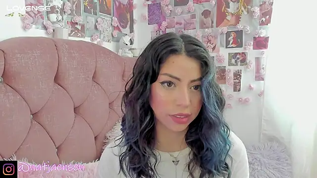 Snapshot of natalie_jaensen chatting on March 15, 2025, 8:54 pm natalie jaensen online show from March 15, 2025, 8:54 pm