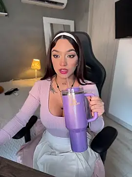 Snapshot of DaniDusan_ chatting on May 31, 2026, 7:03 pm DaniDusan online show from May 31, 2026, 7:03 pm