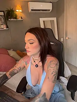 Snapshot of DaniDusan_ chatting on June 1, 2026, 7:24 pm DaniDusan online show from June 1, 2026, 7:24 pm