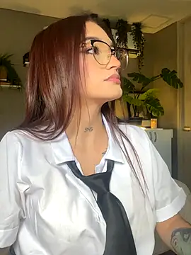 Snapshot of DaniDusan_ chatting on September 8, 2025, 5:45 pm DaniDusan online show from September 8, 2025, 5:45 pm