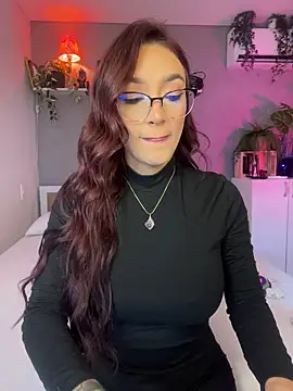 Snapshot of DaniDusan_ chatting on November 9, 2025, 5:28 pm DaniDusan online show from November 9, 2025, 5:28 pm