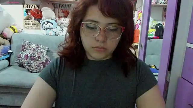 soficammy online show from February 5, 2025, 10:44 pm