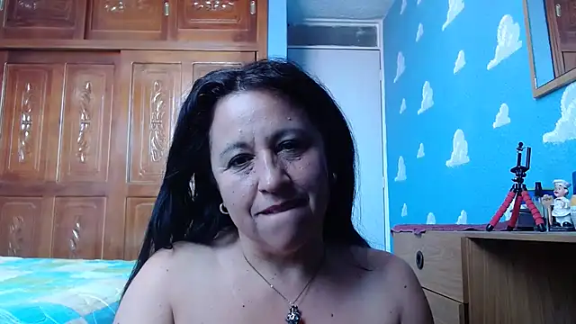 Snapshot of valeriapinter chatting on December 15, 2025, 3:40 pm valeriapinter online show from December 15, 2025, 3:40 pm