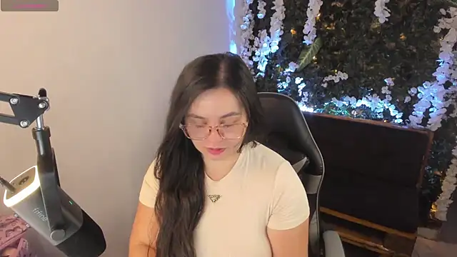 ainohacarter 89 online show from May 22, 2026, 2:31 am