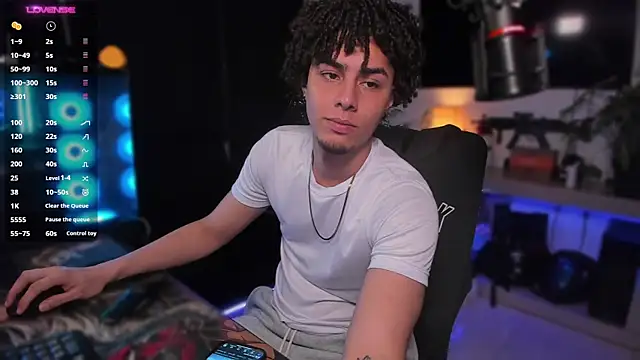 bigryann23 online show from December 23, 2024, 3:40 am