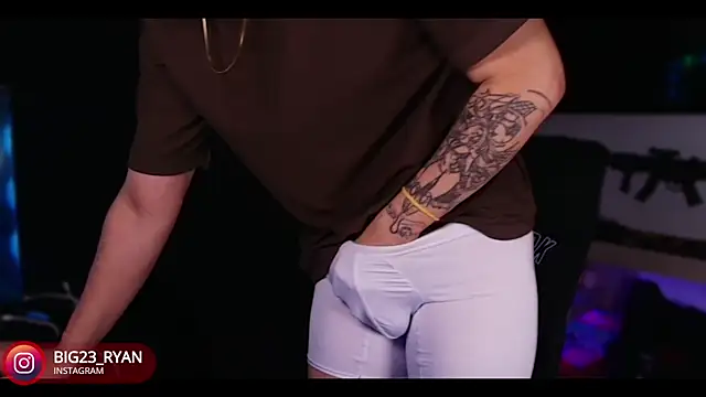 bigryann23 online show from January 18, 2025, 1:08 am