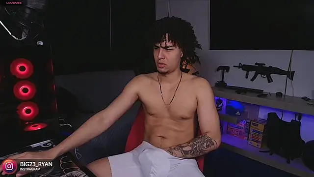 bigryann23 online show from March 17, 2025, 3:14 am